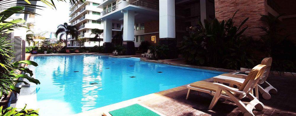 The Capital Resort @ Sukhumvit 50 Bangkok Exteriér fotografie Swimming pool