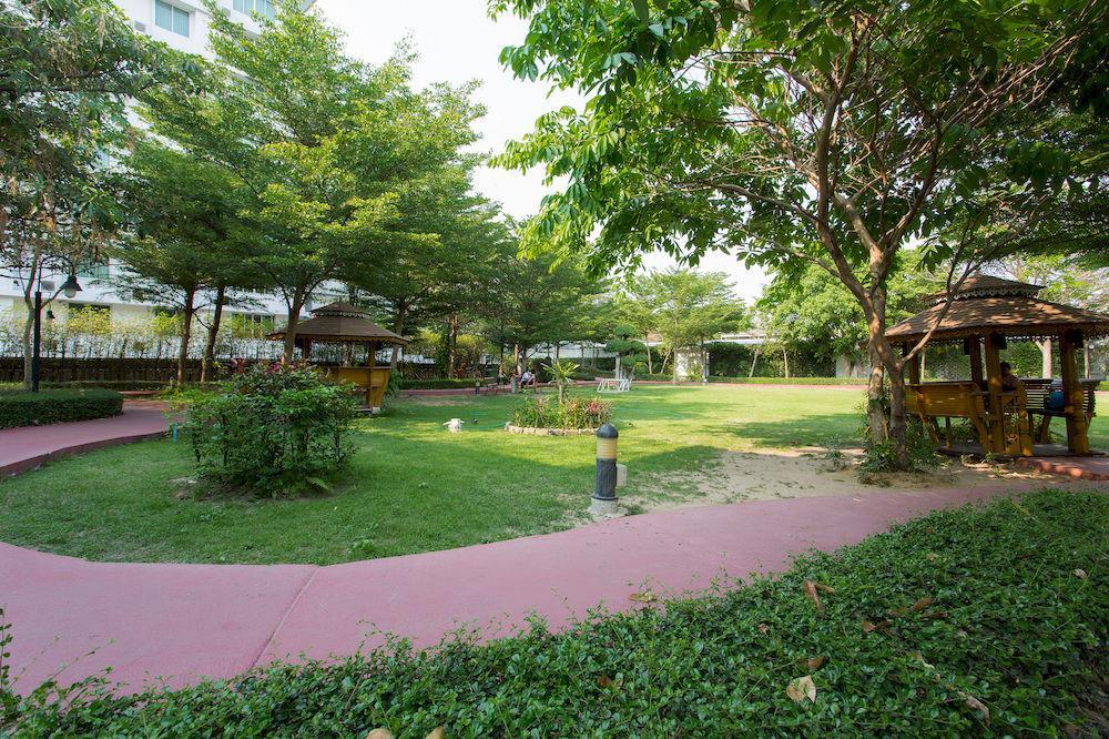 The Capital Resort @ Sukhumvit 50 Bangkok Exteriér fotografie The campus