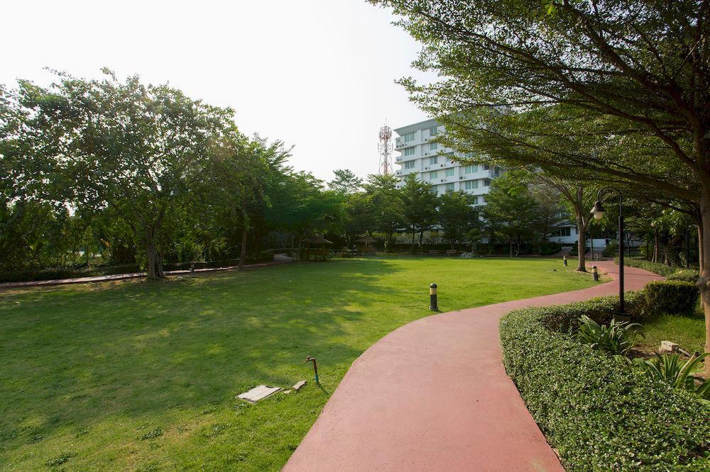 The Capital Resort @ Sukhumvit 50 Bangkok Exteriér fotografie The park