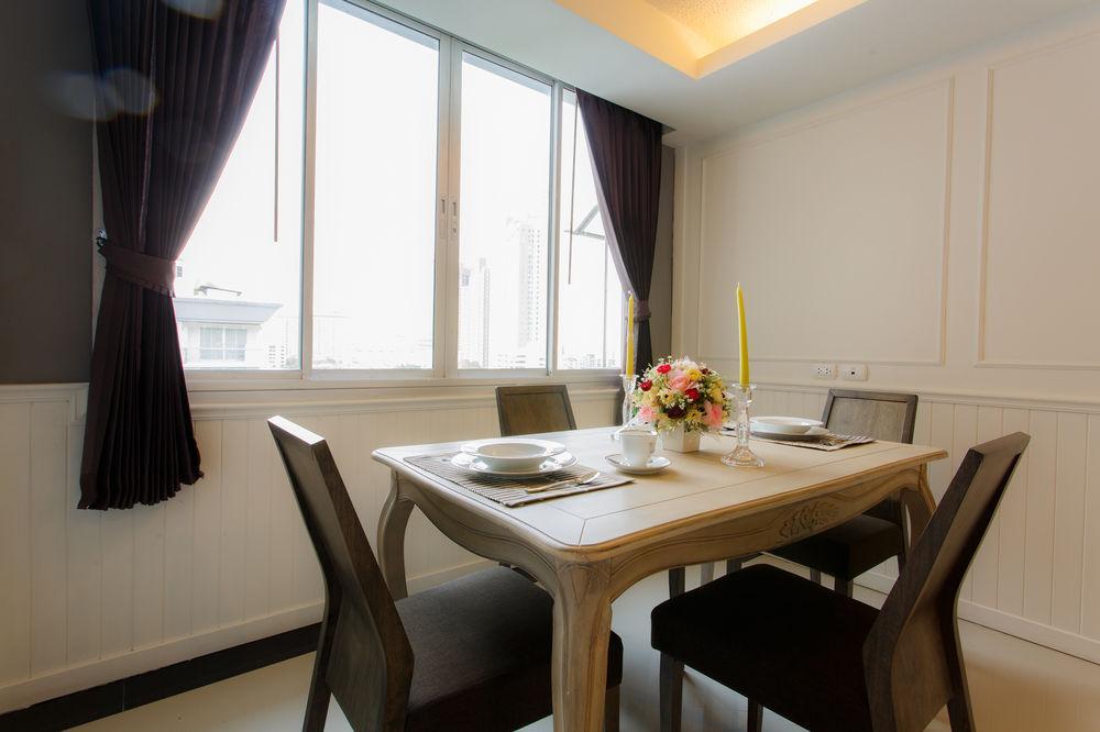 The Capital Resort @ Sukhumvit 50 Bangkok Exteriér fotografie A dining room