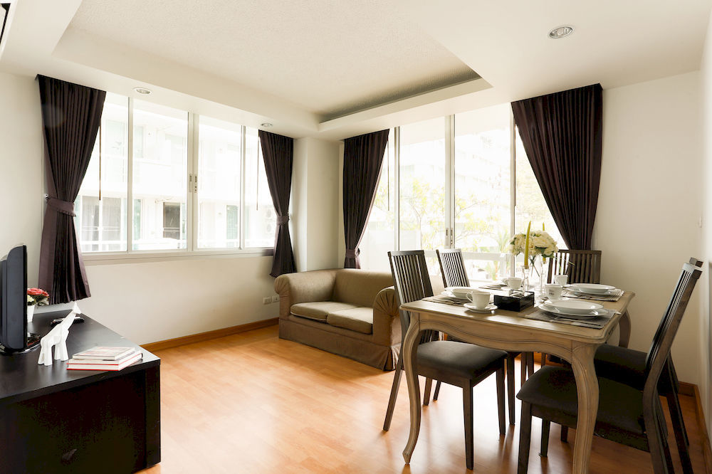 The Capital Resort @ Sukhumvit 50 Bangkok Exteriér fotografie A dining room
